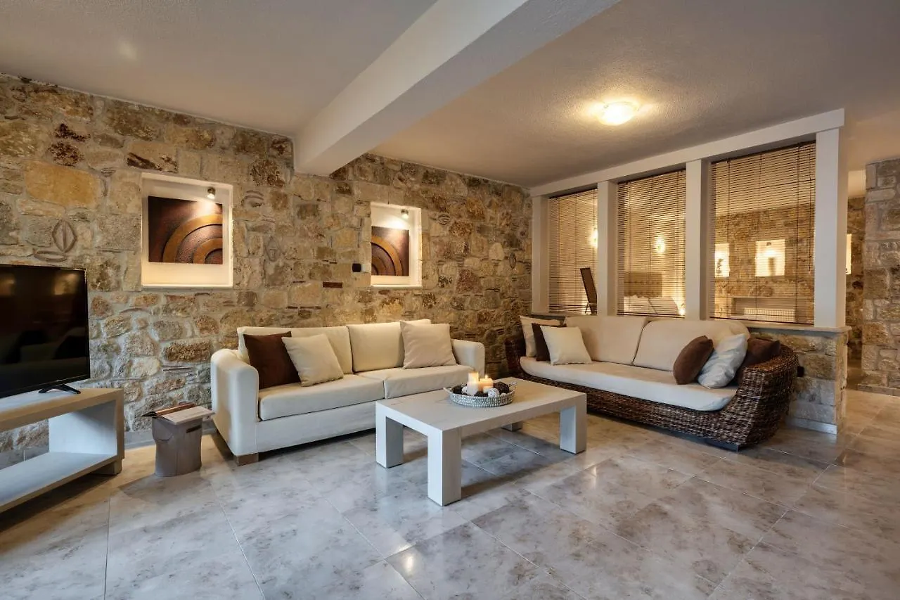 Palmrise Luxury Villas By Travel Pro Services - Nea Skioni Halkidiki